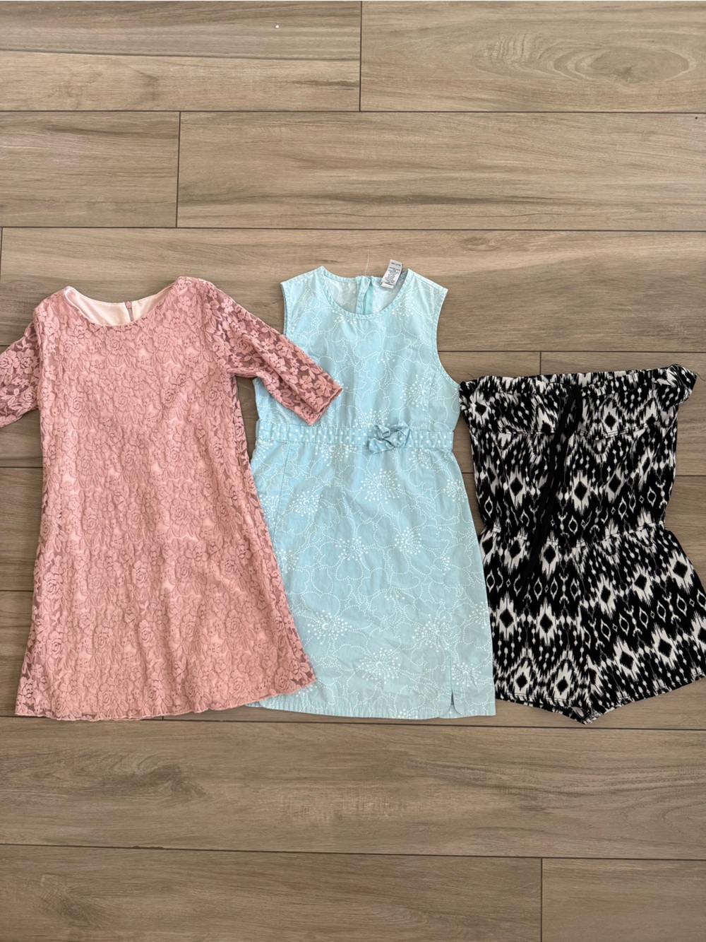 Girl’s dress pattern - Black Pattern, Light Blue, Dusty Pink Lace size med 8/9 - Picture 1 of 8